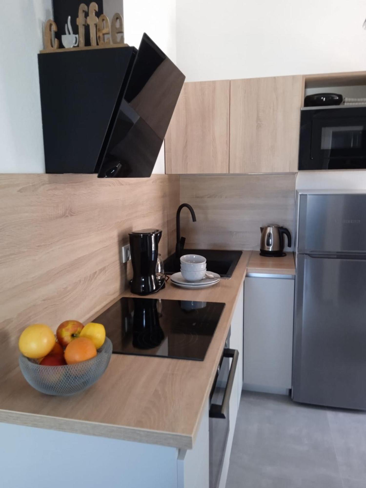 Apartmani Nila Sveta Nedelja  Eksteriør bilde