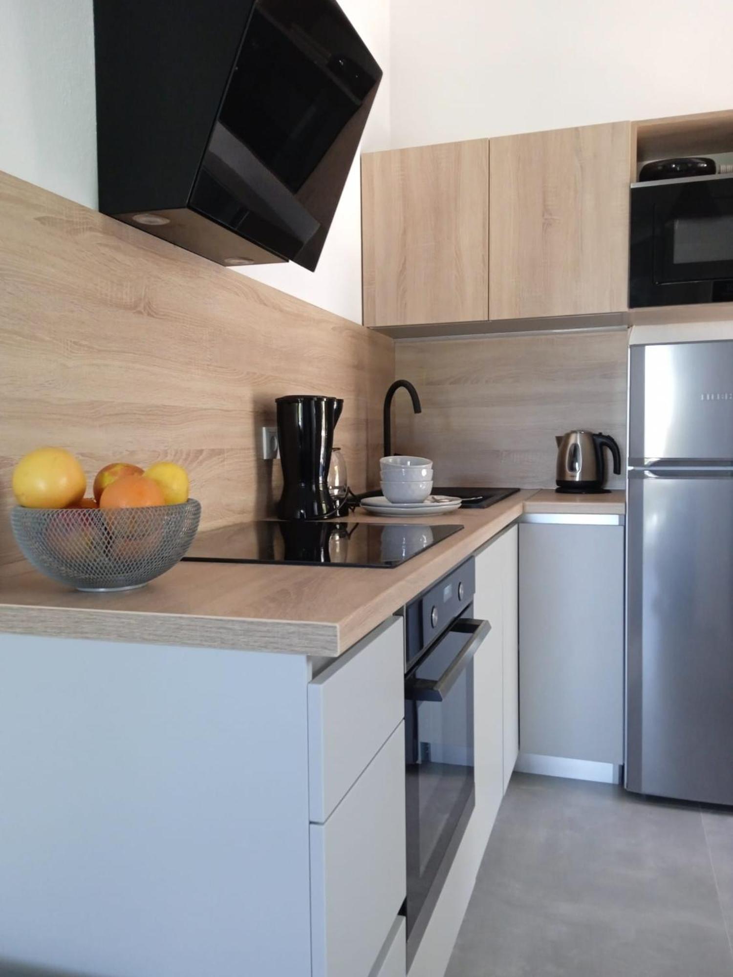 Apartmani Nila Sveta Nedelja  Eksteriør bilde